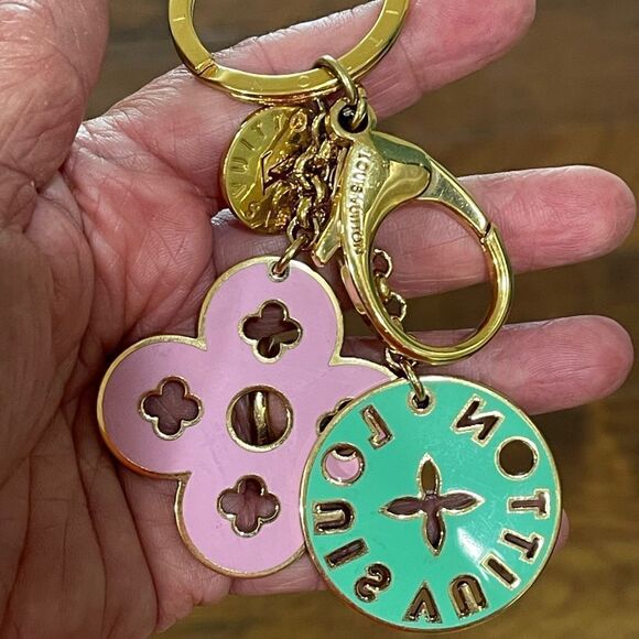 Louis Vuitton authentic bag charm or key ring. Different colors on each side. - Picture 6 of 7